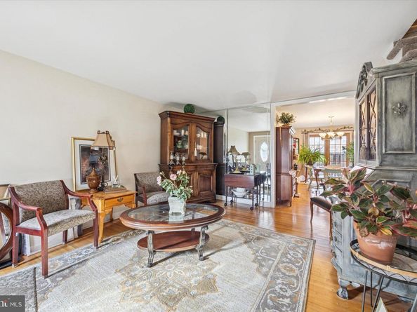 5122 Whitehall, Clifton Heights PA 19018