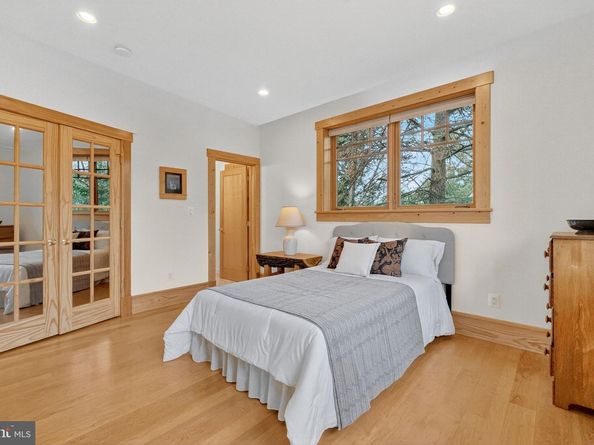 2136 Powhatan Street, Falls Church VA 22043