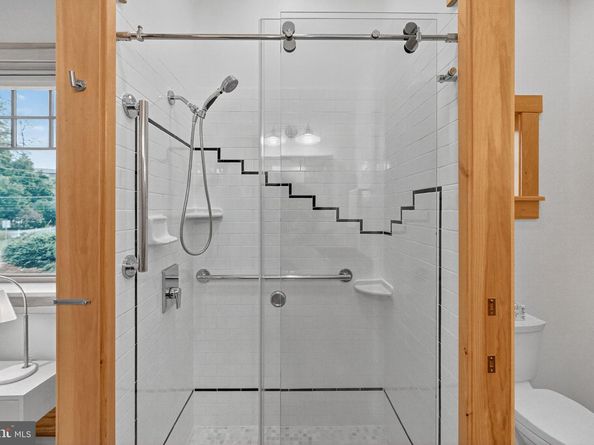 2136 Powhatan Street, Falls Church VA 22043