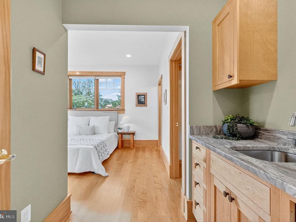 2136 Powhatan Street, Falls Church VA 22043