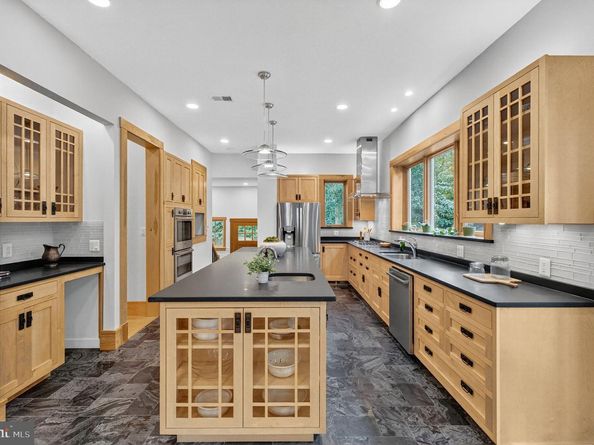 2136 Powhatan Street, Falls Church VA 22043