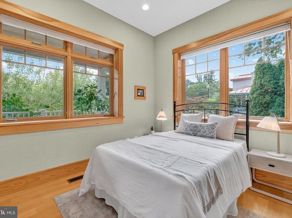 2136 Powhatan Street, Falls Church VA 22043