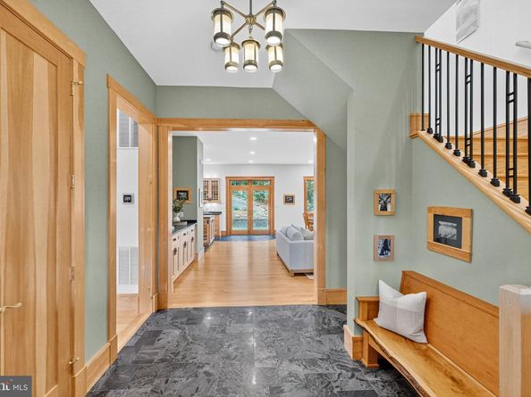 2136 Powhatan Street, Falls Church VA 22043