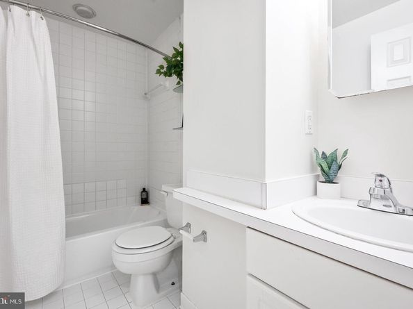 1621 T Street NW 207, Washington DC 20009