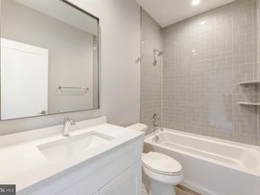 125 Casmar Street SE, Vienna VA 22180