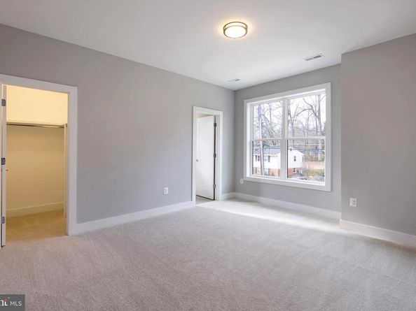 125 Casmar Street SE, Vienna VA 22180