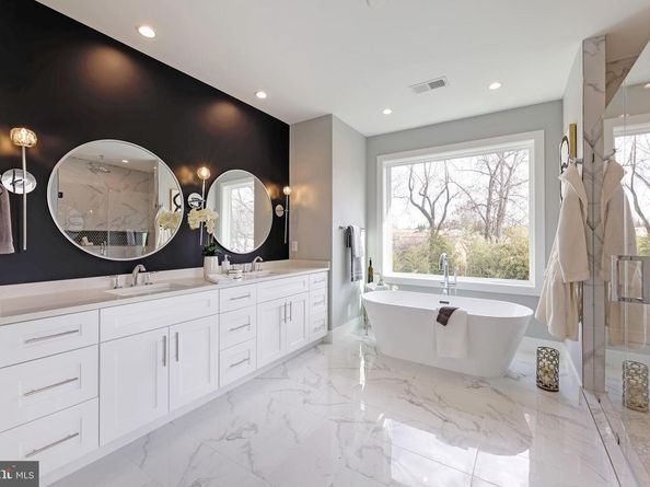 125 Casmar Street SE, Vienna VA 22180