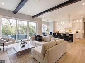 125 Casmar Street SE, Vienna VA 22180