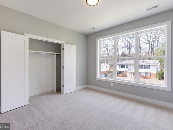 125 Casmar Street SE, Vienna VA 22180