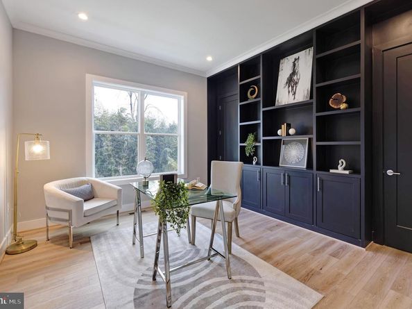 125 Casmar Street SE, Vienna VA 22180