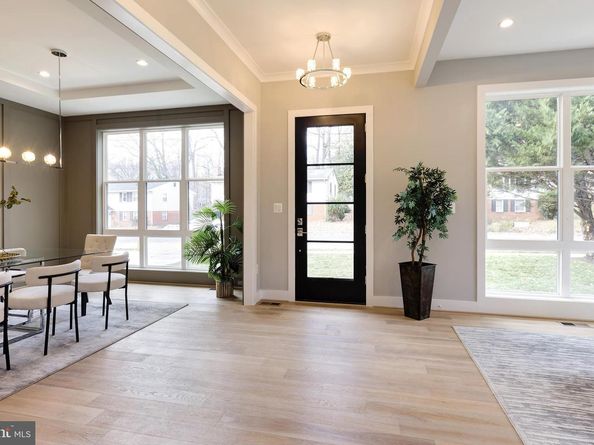 125 Casmar Street SE, Vienna VA 22180