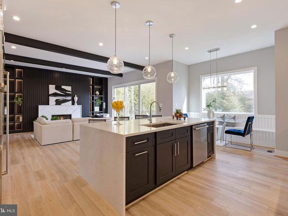 125 Casmar Street SE, Vienna VA 22180