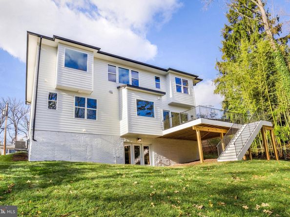 125 Casmar Street SE, Vienna VA 22180