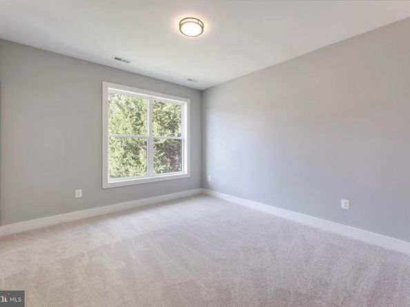 125 Casmar Street SE, Vienna VA 22180