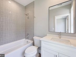 125 Casmar Street SE, Vienna VA 22180