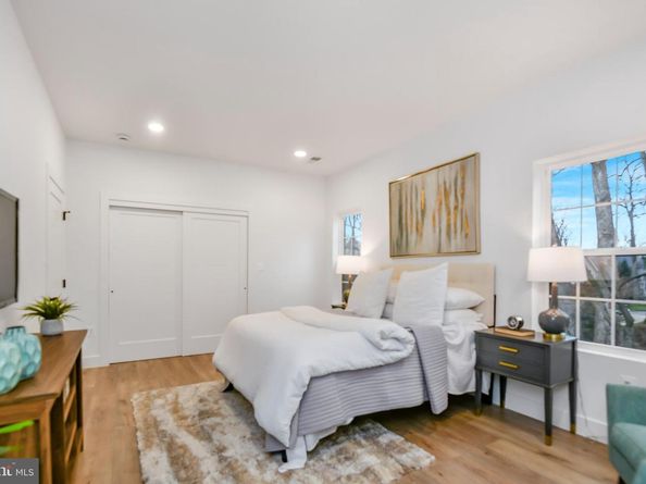 608 Laura Drive, Falls Church VA 22046