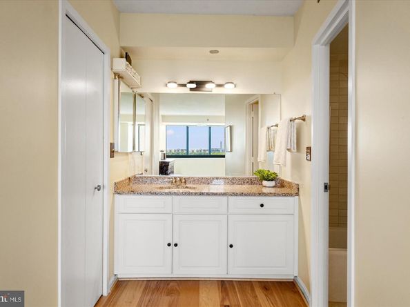1805 Crystal Drive 1011S, Arlington VA 22202