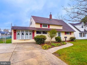 316 Crabtree Drive, Levittown PA 19055