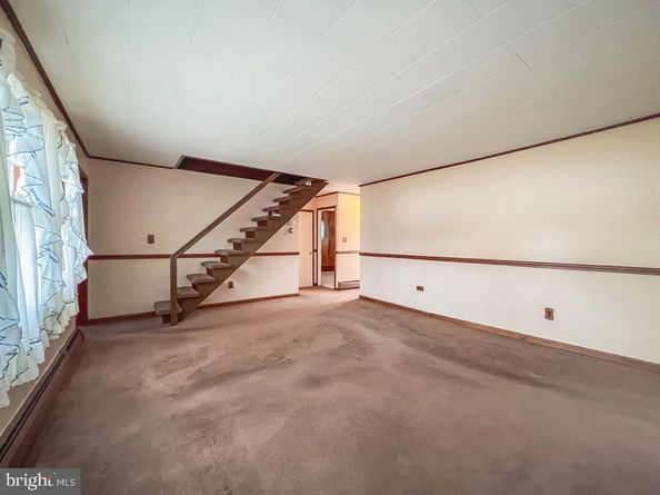 316 Crabtree Drive, Levittown PA 19055