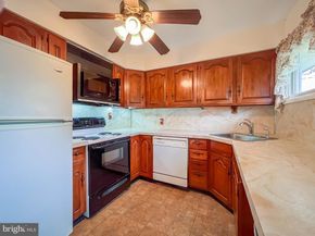 316 Crabtree Drive, Levittown PA 19055