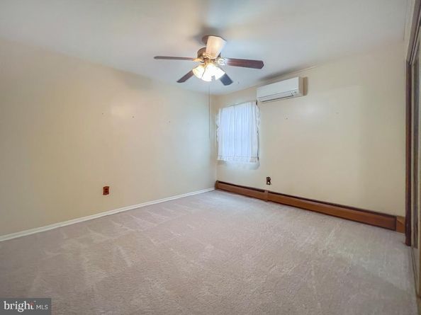 316 Crabtree Drive, Levittown PA 19055