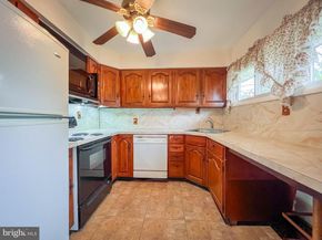 316 Crabtree Drive, Levittown PA 19055