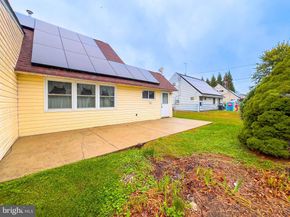 316 Crabtree Drive, Levittown PA 19055