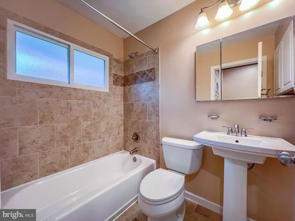 316 Crabtree Drive, Levittown PA 19055