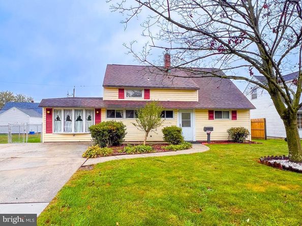 316 Crabtree Drive, Levittown PA 19055