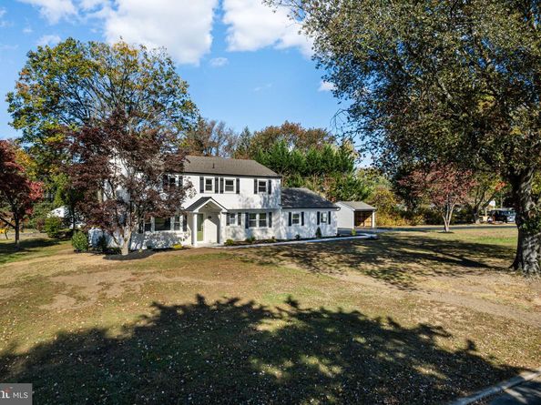 137 Coach Road, Langhorne PA 19047