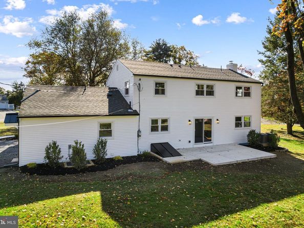 137 Coach Road, Langhorne PA 19047