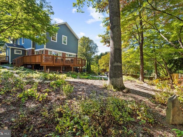 2647 Woodley Place, Falls Church VA 22046