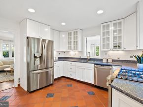 2647 Woodley Place, Falls Church VA 22046