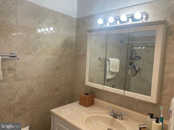 5929 Quantrell Avenue 301, Alexandria VA 22312