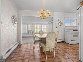 8 Haven Road, Levittown PA 19056