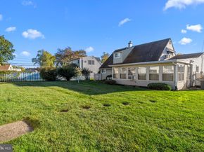 8 Haven Road, Levittown PA 19056