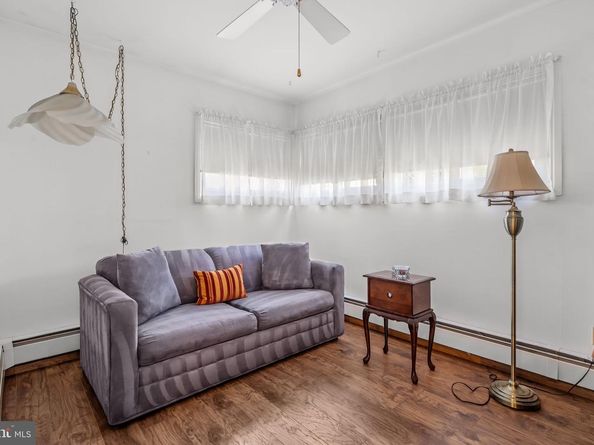 8 Haven Road, Levittown PA 19056