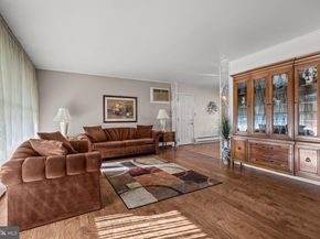 8 Haven Road, Levittown PA 19056