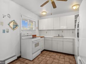 8 Haven Road, Levittown PA 19056
