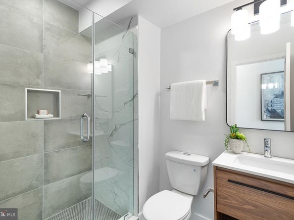 845 19TH Street NE 10, Washington DC 20002