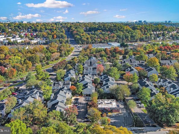 4619 28TH Road S C, Arlington VA 22206