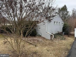 8002 Ivy Lane, Elkins Park PA 19027