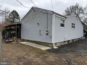 8002 Ivy Lane, Elkins Park PA 19027