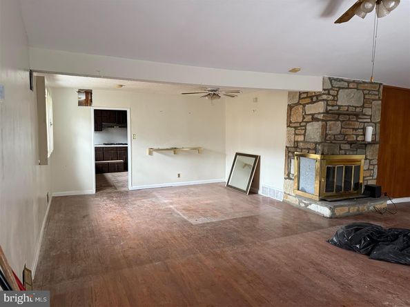 8002 Ivy Lane, Elkins Park PA 19027