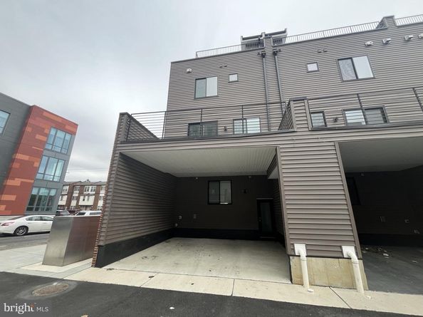 678 N 13TH Street, Philadelphia PA 19123