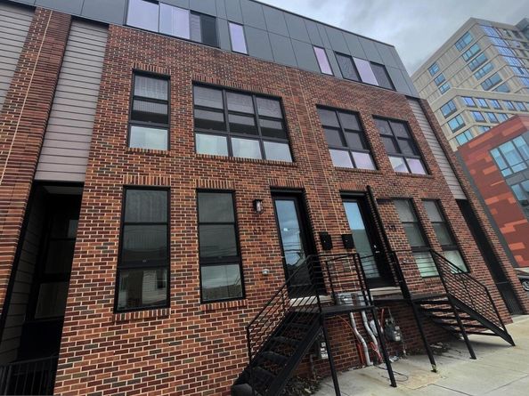 678 N 13TH Street, Philadelphia PA 19123