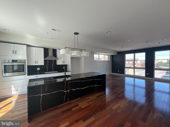 678 N 13TH Street, Philadelphia PA 19123