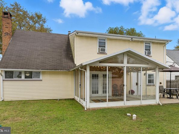 9 Newberry Lane, Levittown PA 19054