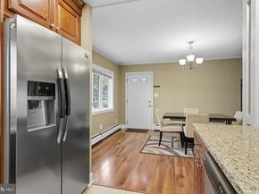 9 Newberry Lane, Levittown PA 19054