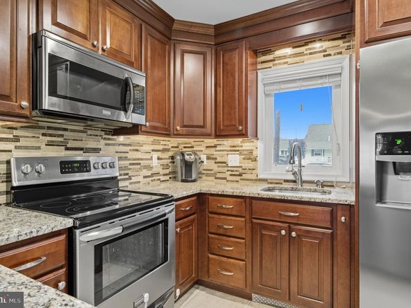 9 Newberry Lane, Levittown PA 19054